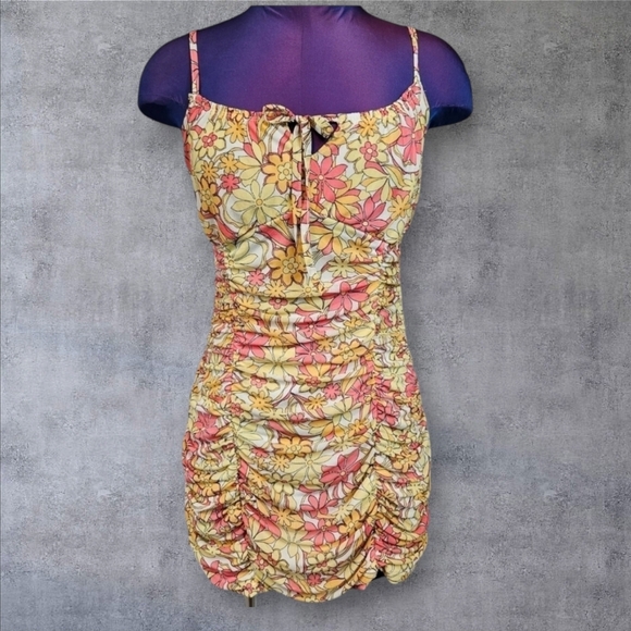 Ultra Flirt Floral Retro Ruched Mini Bodycon Dress Size Large Juniors‎ - Picture 1 of 9